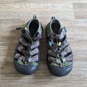 Keens Newport Kids Youth Camoflauge Water Shoe Outdoor Sandal Size 2